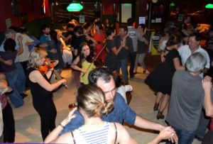 Danses traditionnelles au Red Lion